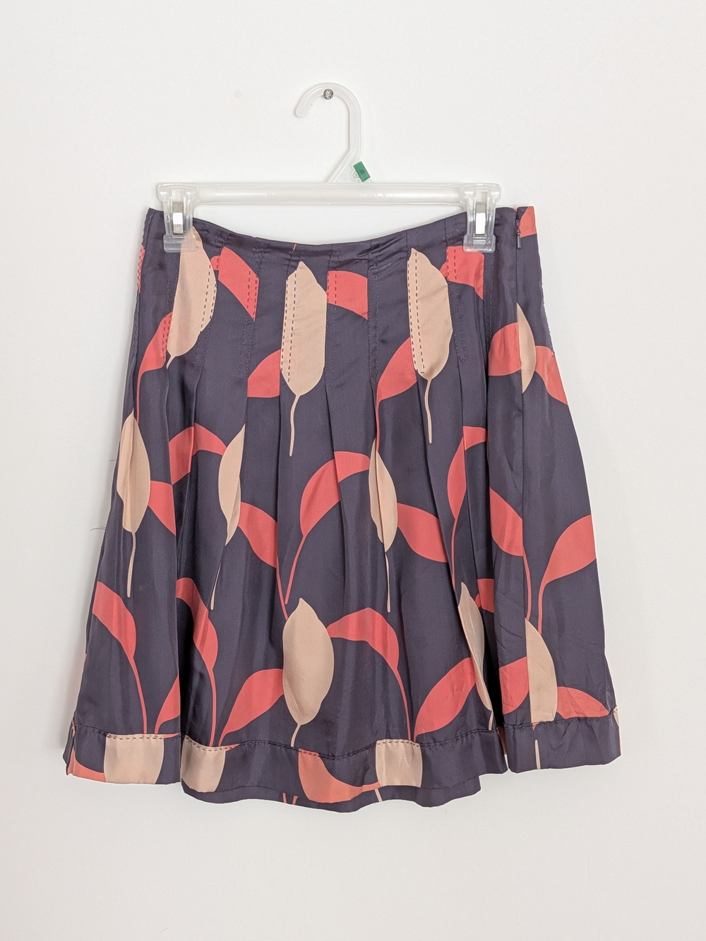 Club Monaco - Silk Skirt with Leaf Print - Size 8
